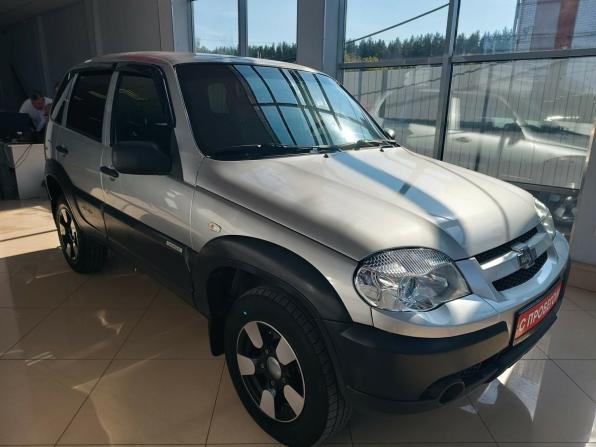 Chevrolet Niva I Рестайлинг с пробегом 2018 года, цена 775 000 рублей, 81000 км, внедорожник, Автокод Объявления