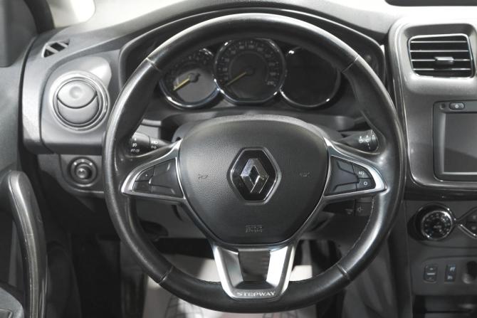 Renault Sandero II Рестайлинг с пробегом 2018 года, цена 1 169 000 рублей, 132000 км, хэтчбек, Автокод Объявления