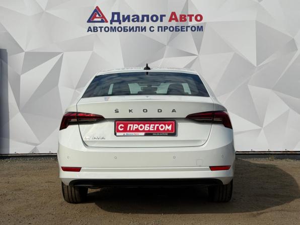 Skoda Octavia IV (A8) с пробегом 2021 года, цена 1 980 000 рублей, 112100 км, лифтбек, Автокод Объявления