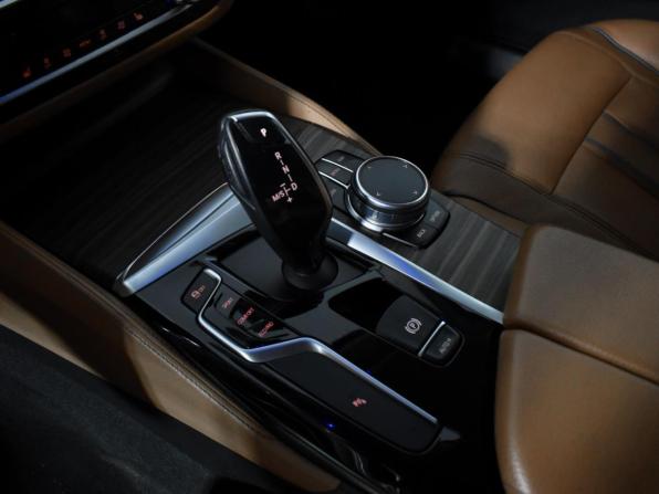 BMW 5 серии VII (G30/G31/G38) с пробегом 2017 года, цена 2 430 000 рублей, 197691 км, седан, Автокод Объявления