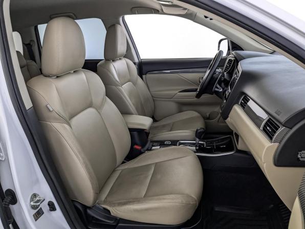 Mitsubishi Outlander III Рестайлинг 3 с пробегом 2019 года, цена 2 625 000 рублей, 71247 км, внедорожник, Автокод Объявления