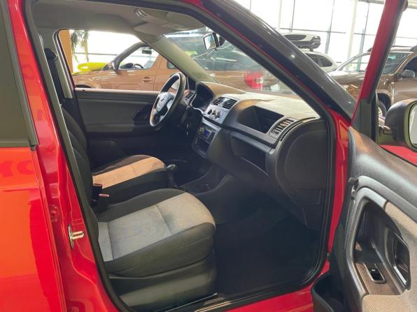 Skoda Fabia II Рестайлинг с пробегом 2012 года, цена 395 000 рублей, 170050 км, хэтчбек, Автокод Объявления