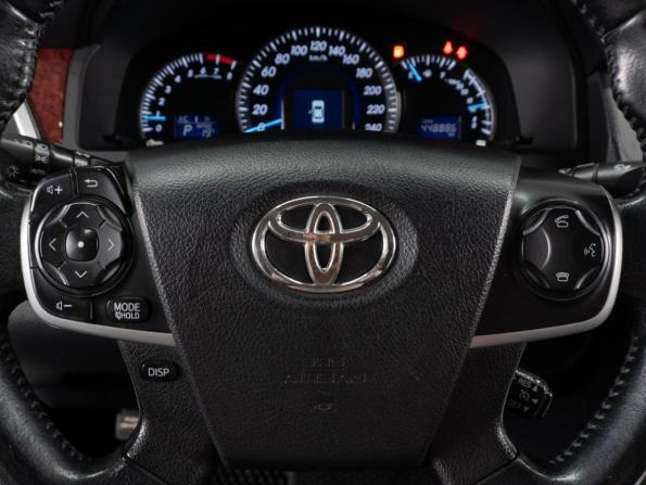 Toyota Camry VII (XV50) с пробегом 2013 года, цена 1 289 000 рублей, 448886 км, седан, Автокод Объявления