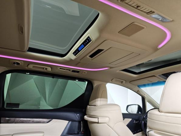 Toyota Alphard III Рестайлинг с пробегом 2021 года, цена 6 690 000 рублей, 61056 км, минивэн, Автокод Объявления