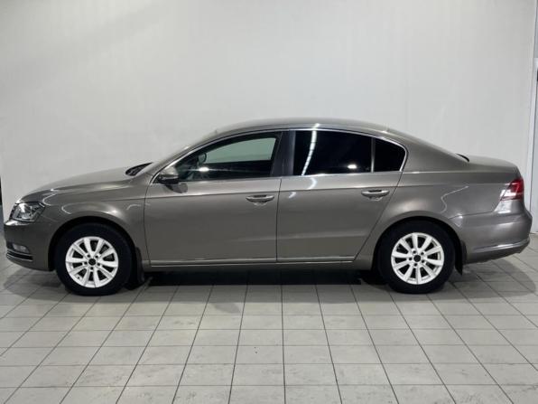 Volkswagen Passat B7 с пробегом 2011 года, цена 975 000 рублей, 213221 км, седан, Автокод Объявления