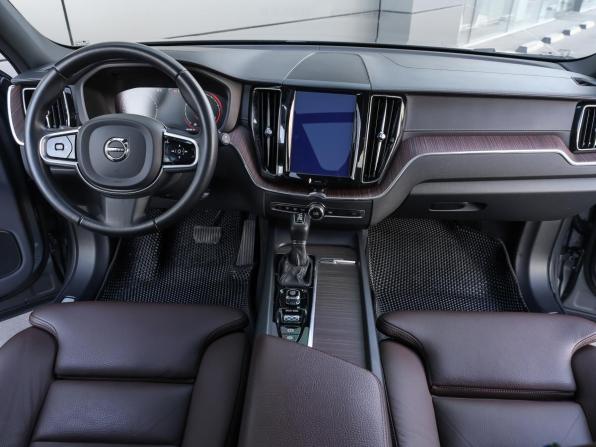 Volvo XC60 II Рестайлинг с пробегом 2021 года, цена 4 198 000 рублей, 70136 км, внедорожник, Автокод Объявления