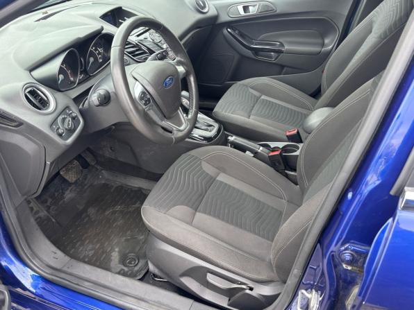 Ford Fiesta Mk6 Рестайлинг с пробегом 2015 года, цена 918 000 рублей, 62000 км, хэтчбек, Автокод Объявления