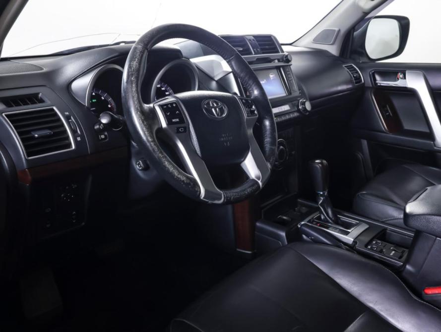 Toyota Land Cruiser Prado 150 Series Рестайлинг 1 Москва  - изображение 14
