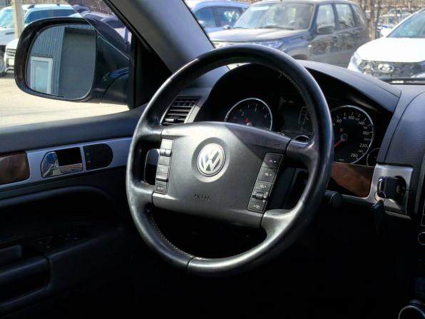 Volkswagen Touareg I Рестайлинг с пробегом 2009 года, цена 1 050 000 рублей, 300000 км, внедорожник, Автокод Объявления