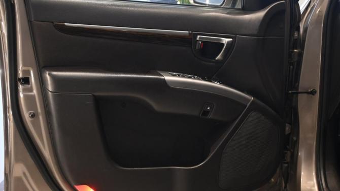 Hyundai Santa Fe II Рестайлинг с пробегом 2010 года, цена 880 000 рублей, 257757 км, внедорожник, Автокод Объявления