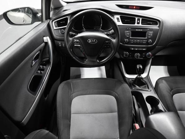 Kia Ceed II с пробегом 2015 года, цена 923 000 рублей, 187243 км, хэтчбек, Автокод Объявления