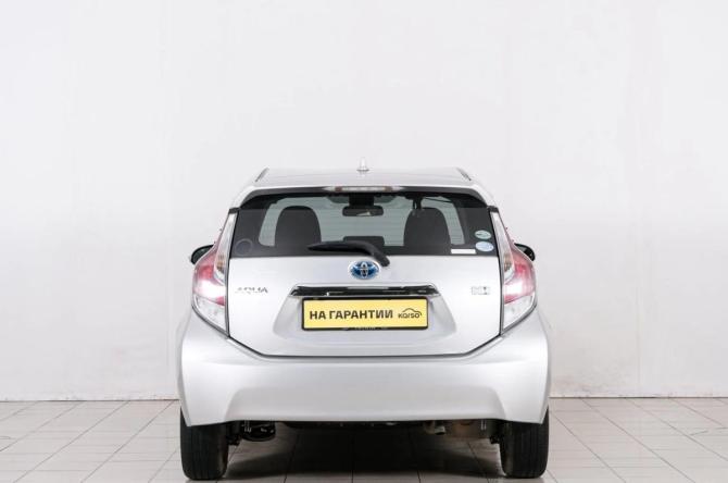 Toyota Aqua I Рестайлинг с пробегом 2016 года, цена 999 000 рублей, 177224 км, хэтчбек, Автокод Объявления