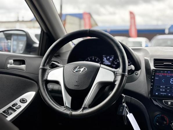 Hyundai Solaris I с пробегом 2014 года, цена 830 000 рублей, 163334 км, седан, Автокод Объявления