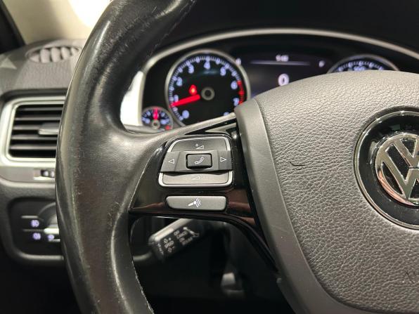 Volkswagen Touareg II Рестайлинг с пробегом 2015 года, цена 2 999 000 рублей, 156568 км, внедорожник, Автокод Объявления
