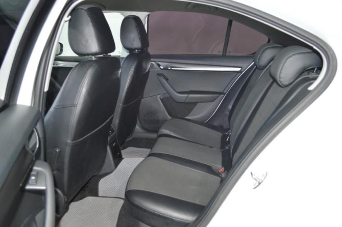 Skoda Octavia III (A7) Рестайлинг с пробегом 2018 года, цена 1 895 000 рублей, 134000 км, лифтбек, Автокод Объявления