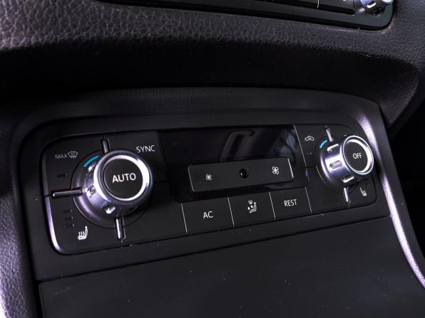 Volkswagen Touareg II с пробегом 2013 года, цена 1 870 000 рублей, 217500 км, внедорожник, Автокод Объявления
