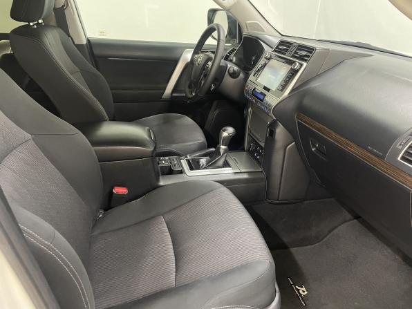 Toyota Land Cruiser Prado 150 Series Рестайлинг 2 с пробегом 2019 года, цена 4 700 000 рублей, 182083 км, внедорожник, Автокод Объявления