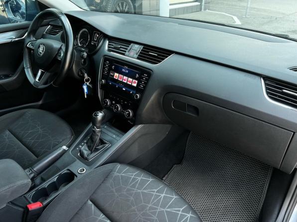 Skoda Octavia III (A7) Рестайлинг с пробегом 2019 года, цена 1 675 000 рублей, 180791 км, лифтбек, Автокод Объявления