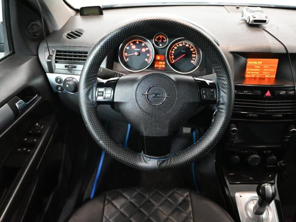 Opel Astra H Рестайлинг с пробегом 2008 года, цена 330 000 рублей, 282572 км, седан, Автокод Объявления