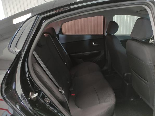 Kia Rio III Рестайлинг с пробегом 2015 года, цена 1 170 000 рублей, 97142 км, седан, Автокод Объявления