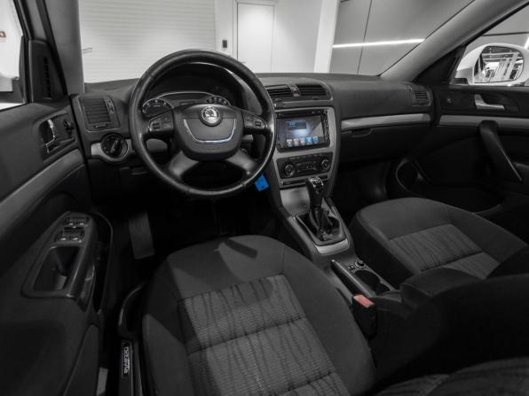 Skoda Octavia II (A5) Рестайлинг с пробегом 2012 года, цена 740 000 рублей, 346629 км, лифтбек, Автокод Объявления