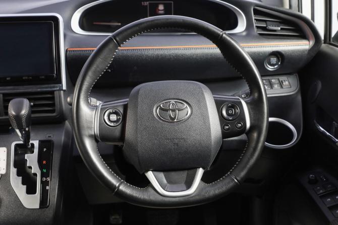 Toyota Sienta II Рестайлинг с пробегом 2020 года, цена 1 849 000 рублей, 44500 км, компактвэн, Автокод Объявления
