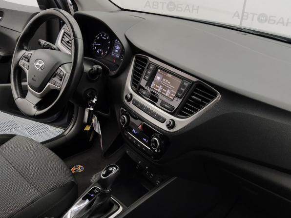 Hyundai Solaris II с пробегом 2018 года, цена 1 340 000 рублей, 50600 км, седан, Автокод Объявления