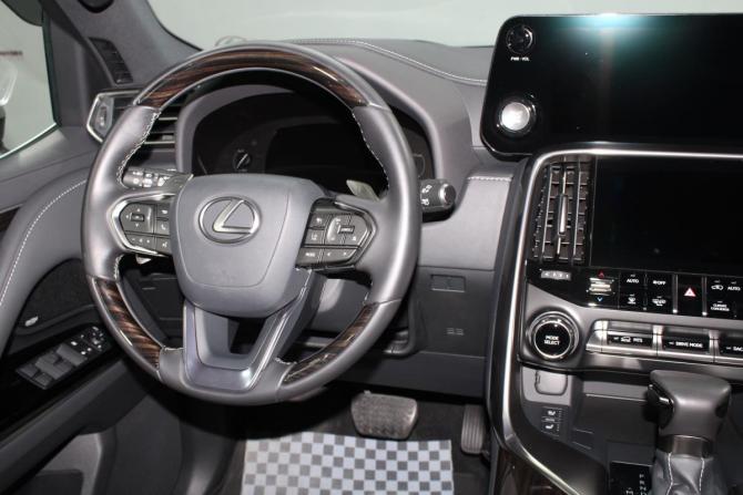 Lexus LX IV с пробегом 2023 года, цена 19 300 000 рублей, 5850 км, внедорожник, Автокод Объявления