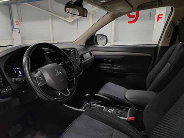 Mitsubishi Outlander III Рестайлинг 3 с пробегом 2018 года, цена 1 599 000 рублей, 200290 км, внедорожник, Автокод Объявления