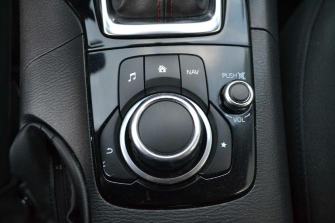 Mazda 3 III (BM) с пробегом 2015 года, цена 1 450 000 рублей, 150251 км, седан, Автокод Объявления