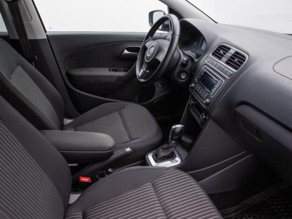 Volkswagen Polo V Рестайлинг с пробегом 2015 года, цена 1 245 000 рублей, 48282 км, седан, Автокод Объявления
