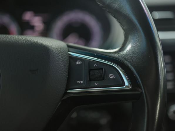 Skoda Octavia III (A7) Рестайлинг с пробегом 2019 года, цена 1 699 000 рублей, 90584 км, лифтбек, Автокод Объявления