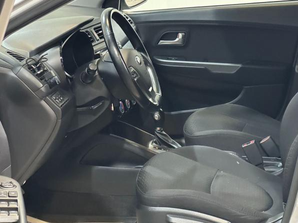 Kia Rio III Рестайлинг с пробегом 2015 года, цена 990 000 рублей, 71748 км, седан, Автокод Объявления