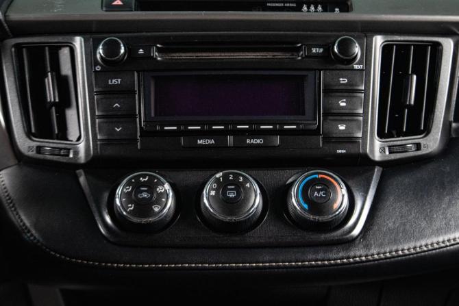 Toyota RAV4 IV (XA40) Рестайлинг с пробегом 2017 года, цена 2 349 000 рублей, 116350 км, внедорожник, Автокод Объявления