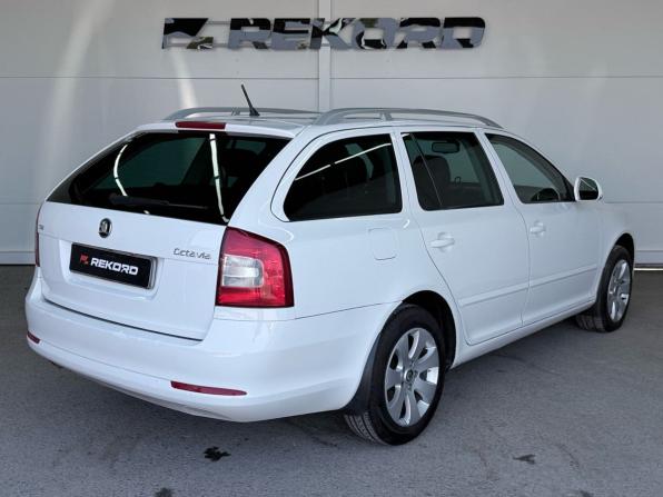 Skoda Octavia II (A5) Рестайлинг с пробегом 2009 года, цена 889 000 рублей, 236544 км, универсал, Автокод Объявления