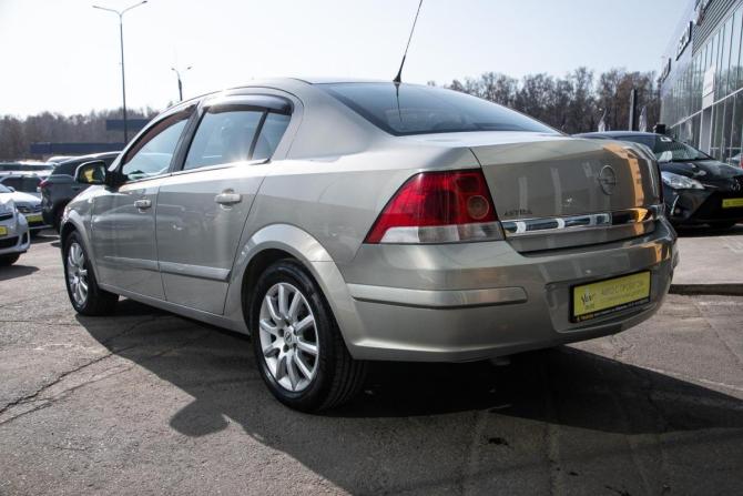 Opel Astra H Рестайлинг с пробегом 2010 года, цена 649 000 рублей, 120000 км, седан, Автокод Объявления