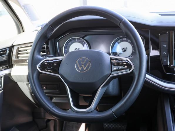 Volkswagen Touareg III с пробегом 2022 года, цена 7 298 000 рублей, 28122 км, внедорожник, Автокод Объявления
