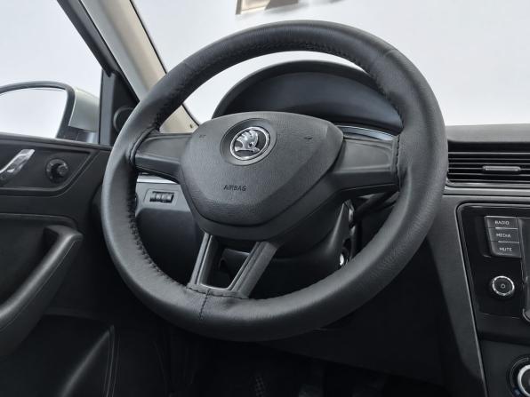 Skoda Rapid I с пробегом 2016 года, цена 929 000 рублей, 170378 км, лифтбек, Автокод Объявления
