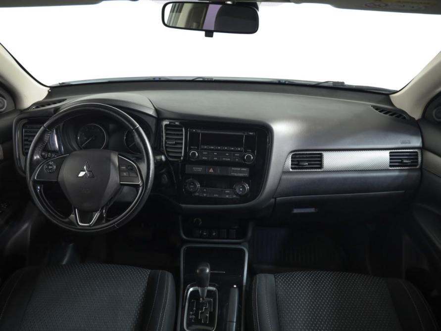 Mitsubishi Outlander III Рестайлинг 2 Санкт-Петербург  - изображение 9