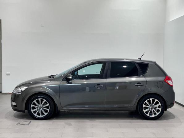 Kia Ceed I Рестайлинг с пробегом 2012 года, цена 786 000 рублей, 226100 км, хэтчбек, Автокод Объявления