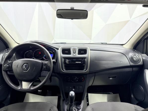 Renault Sandero II с пробегом 2017 года, цена 990 000 рублей, 54243 км, хэтчбек, Автокод Объявления