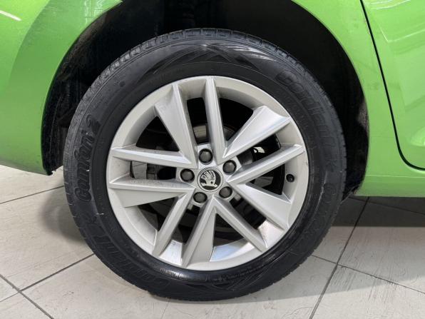 Skoda Rapid I Рестайлинг с пробегом 2017 года, цена 1 179 800 рублей, 199000 км, лифтбек, Автокод Объявления