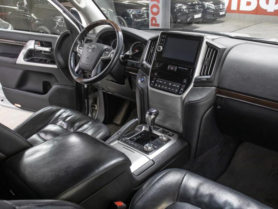 Toyota Land Cruiser 200 Series Рестайлинг 2 Москва  - изображение 12