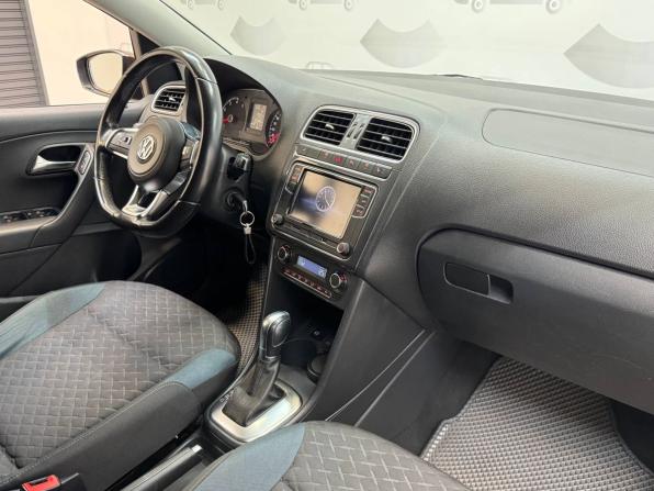 Volkswagen Polo V Рестайлинг с пробегом 2019 года, цена 1 430 000 рублей, 105087 км, седан, Автокод Объявления