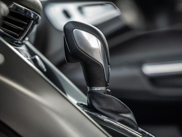 Ford Kuga II Рестайлинг с пробегом 2017 года, цена 1 648 000 рублей, 100066 км, внедорожник, Автокод Объявления