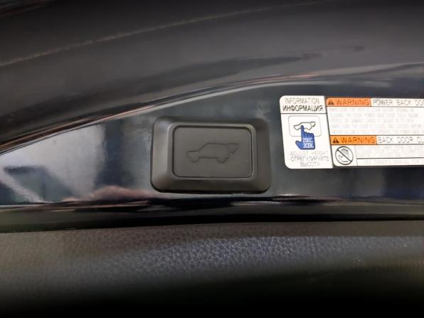 Toyota RAV4 IV (XA40) Рестайлинг с пробегом 2019 года, цена 3 300 000 рублей, 77892 км, внедорожник, Автокод Объявления