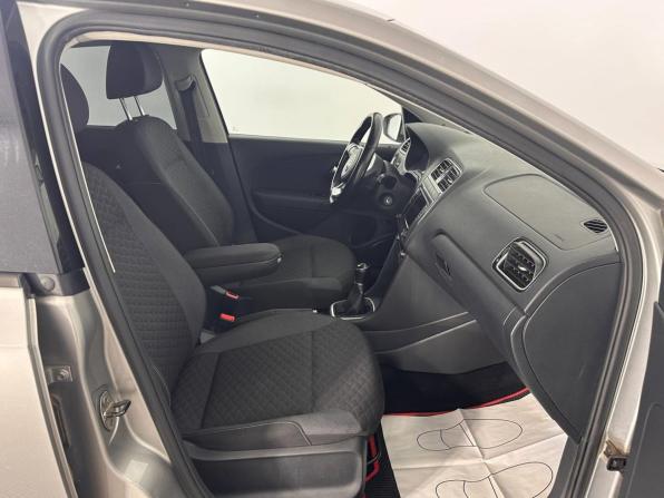 Volkswagen Polo V Рестайлинг с пробегом 2018 года, цена 1 056 000 рублей, 168900 км, седан, Автокод Объявления