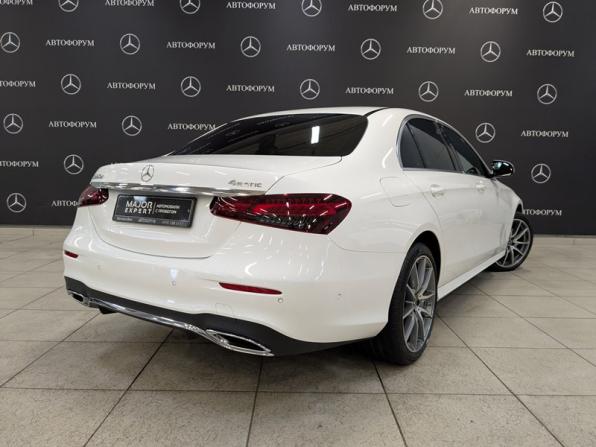 Mercedes-Benz E-Класс V (W213 S213 C238) Рестайлинг с пробегом 2022 года, цена 5 890 000 рублей, 27845 км, седан, Автокод Объявления