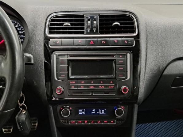 Volkswagen Polo V Рестайлинг с пробегом 2016 года, цена 1 119 000 рублей, 209835 км, седан, Автокод Объявления