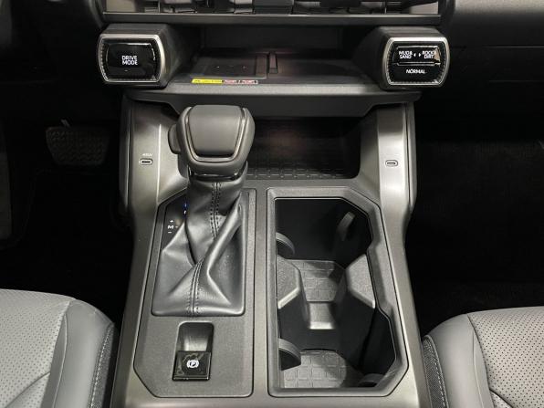 Toyota RAV4 VI (XA60) с пробегом 2026 года, цена 4 200 000 рублей, 14 км, внедорожник, Автокод Объявления
